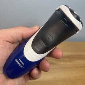 Philips Norelco PT724 Electric 3 Head Shaver Trimmer - Tested Working - NO CORD